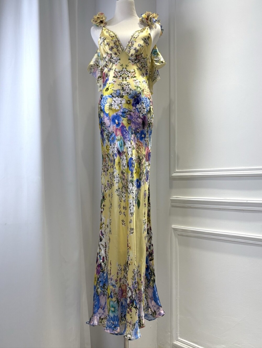 CAMILLA Appliqued embellished floral-print silk-satin maxi dress - Picture 8 of 16